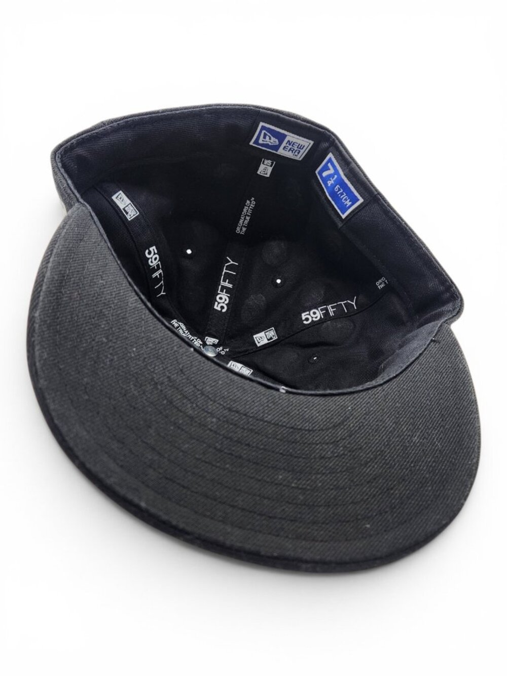 New Era 59FIFTY Skull & Crossbones AOP Fitted Hat - 7 1/4 L/G - Picture 8 of 8